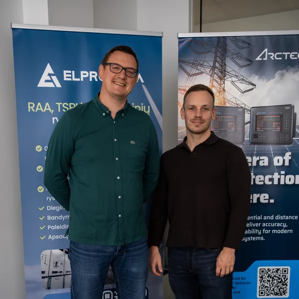 "Elproteka" vadovas Jonas Stankevičius ir "Arcteq Relays" ekspertas Marko Vehkaniemi